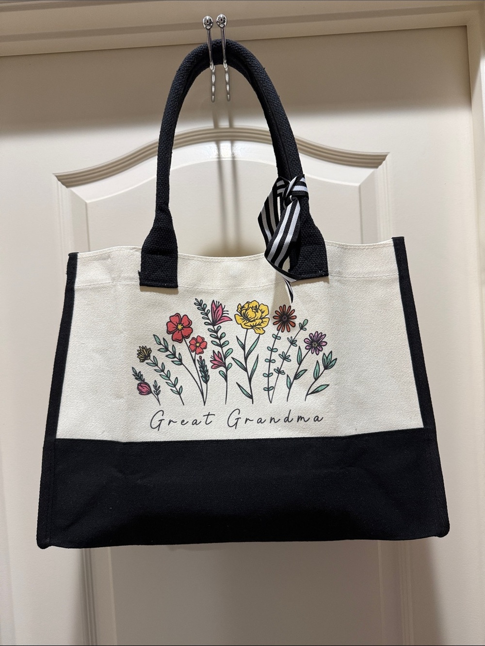NWOT 'Great Grandma' Floral Canvas Tote Black & Cream 16" x 12" x 5 1/2"